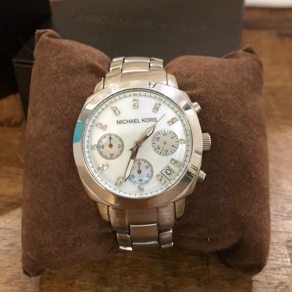 MK watch